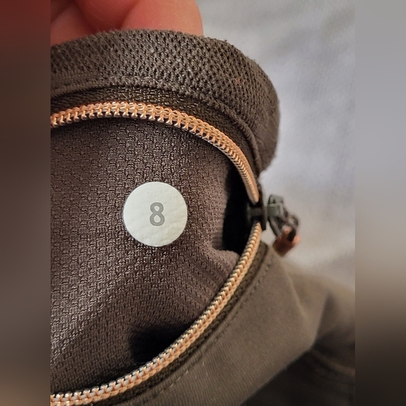 Lululemon womens capris - Picture 6 of 6